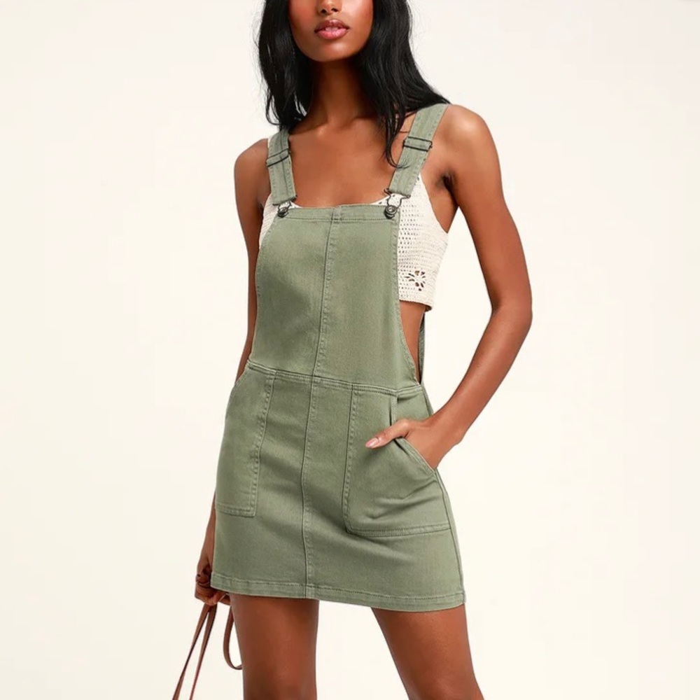 NWT Lulu’s Sage Green Denim Overall Dress LG